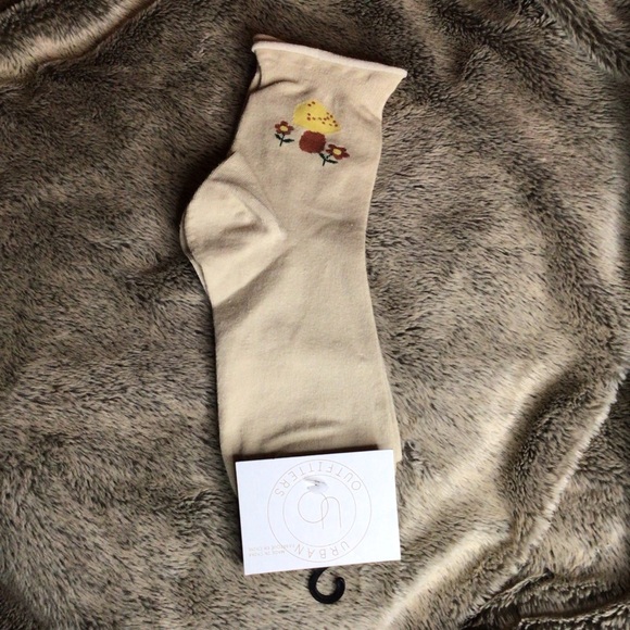 3 Piece NWT Urban Outfitters Crew Socks Set - Picture 2 of 4